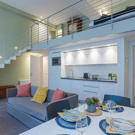 Del Duomo - By Myhomeincomo Como