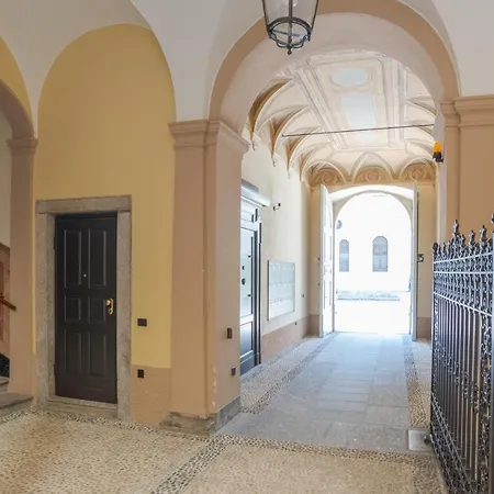 Del Duomo - By Myhomeincomo *