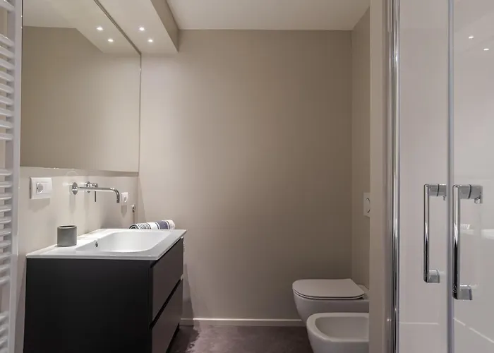 Apartamento Del Duomo - By Myhomeincomo Como